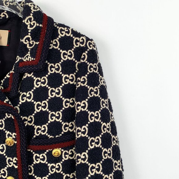 CW0396 Gucci Woman Wool Blend GG-Logo Patterned Coat With Gold Buttons - Picture 3 of 8